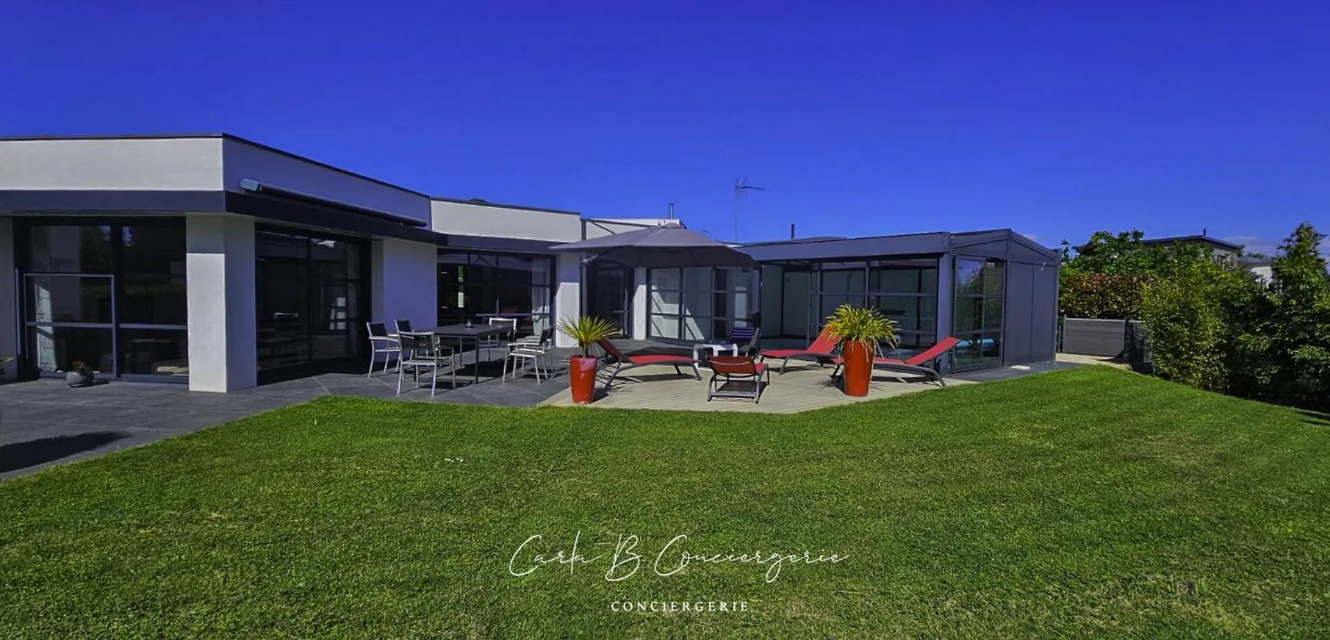 Perle Maison Contenporaine Avec Piscine 6 Persの連絡先